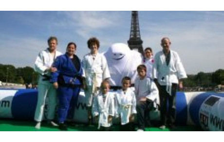 Opération Nutrinet au Trocadero